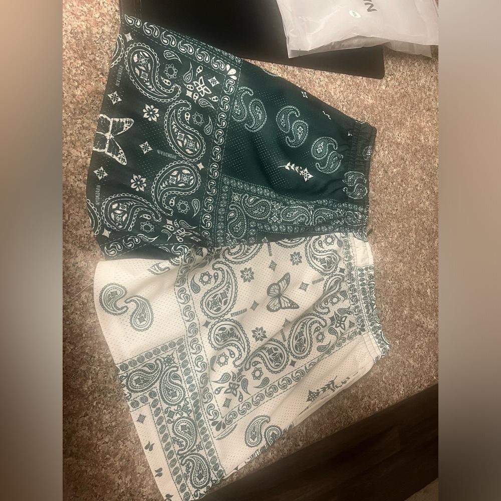 Ryoko Rain Two Tone Paisley Short - Eden